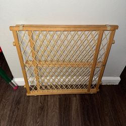 Evenflo Position & Lock Adjustable Wood Baby Gate