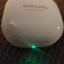 SAMSUNG WIRELESS EARBUDS