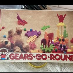 Vintage Discovery Toys Gears Go Round Building Blocks