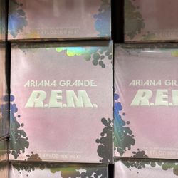 Ariana Grande R.E. M 🌸