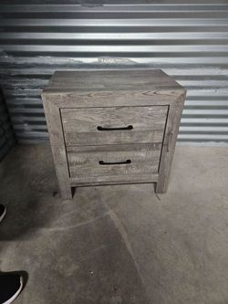 Nightstand with 2 drawers