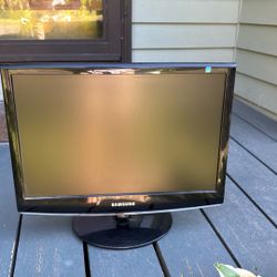 19” And 23.5” Computer Monitors $20