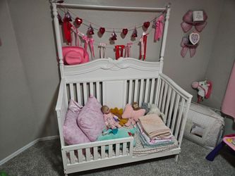 Limited addition Princess crib/toddler bed