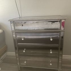 Galerie Z Mirrored Dresser 