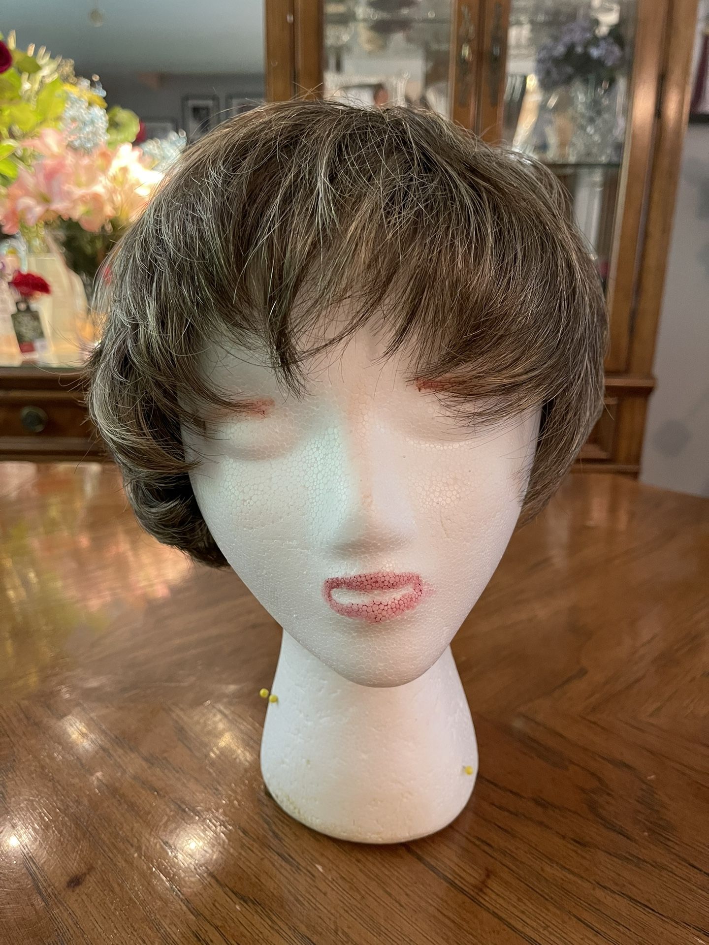 Like New Raquel Welch Brown Women’s Wig