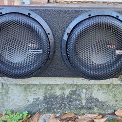 Memphis Audio
Ported enclosure with two 8" MOJO subwoofers and 1500 Watt Sundown Audio Amp