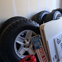 4 Jeep Wrangler Rubicon rims. 5x5(127mm)