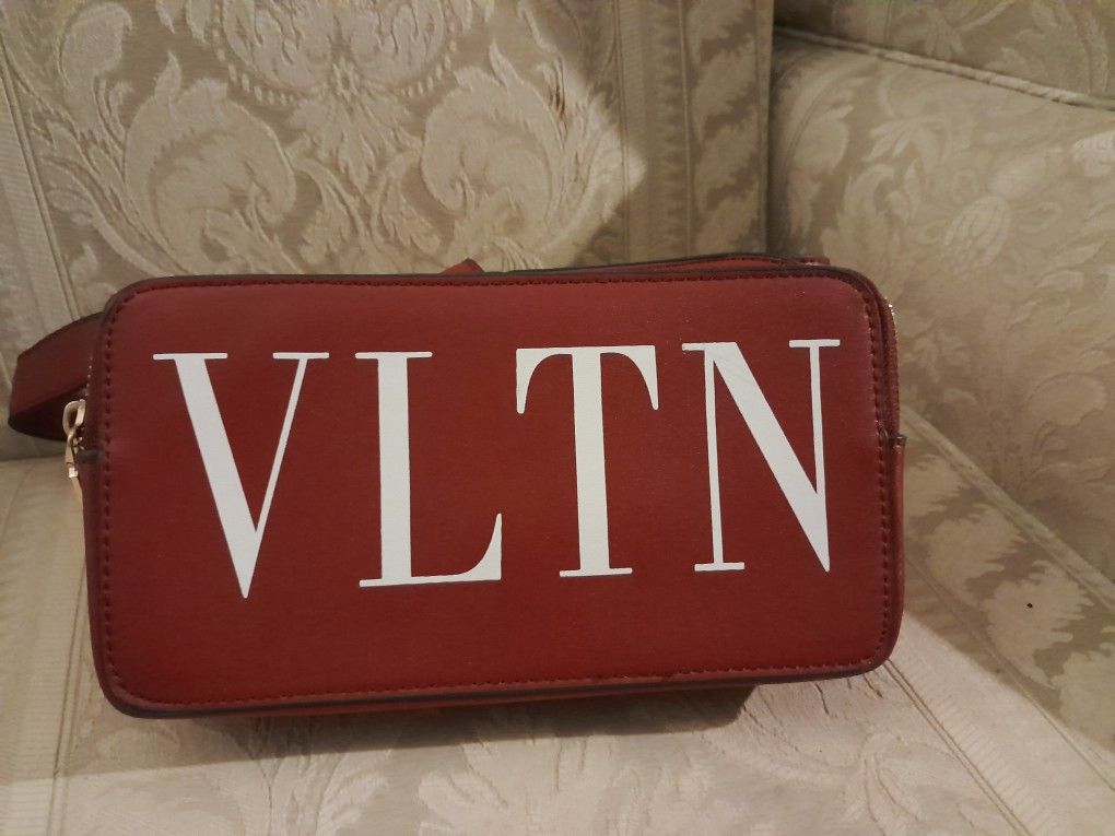 DESIGNER VLTN FANNY PACK / WAIST BAG OR PURSE 