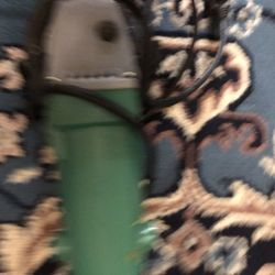 Grinder electric like New is wheel on it or do you see in the pictures when you get