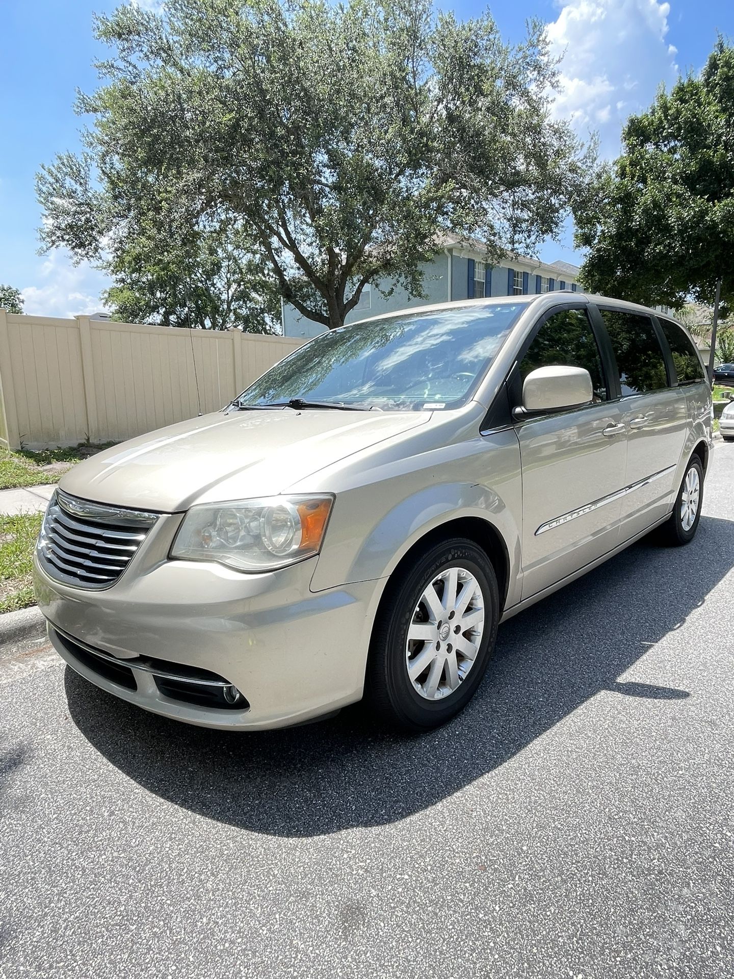 2014 Chrysler Town & Country Touring