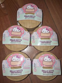 Hello Kitty and Friends Mystery Squishy Dumpling – Lot of 5