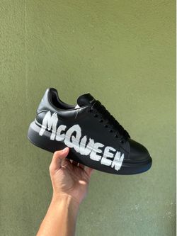 Alexander McQueen Graffiti
