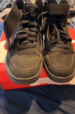Nike shoes for boys size 5 1/2