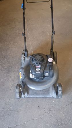 550 Crasfman lawnmower works condition