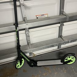 Up Go Non-Electric Kick Scooter Smoosat 