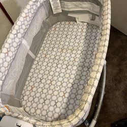 Bedside Bassinet! MOVE OUT SALE‼️ $30