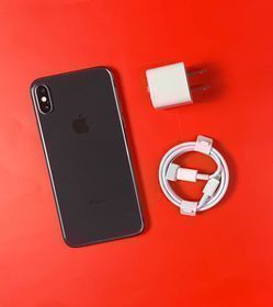 Apple iPhone XS – 64GB – Unlocked – $120(Firm)