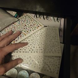 Face Jewls, Body And Face Glitters 