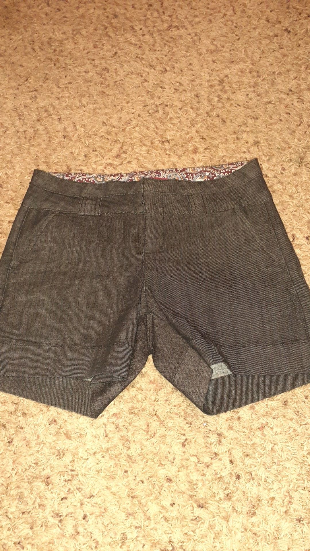 One 5 One Shorts Size 6 Excellent Condition