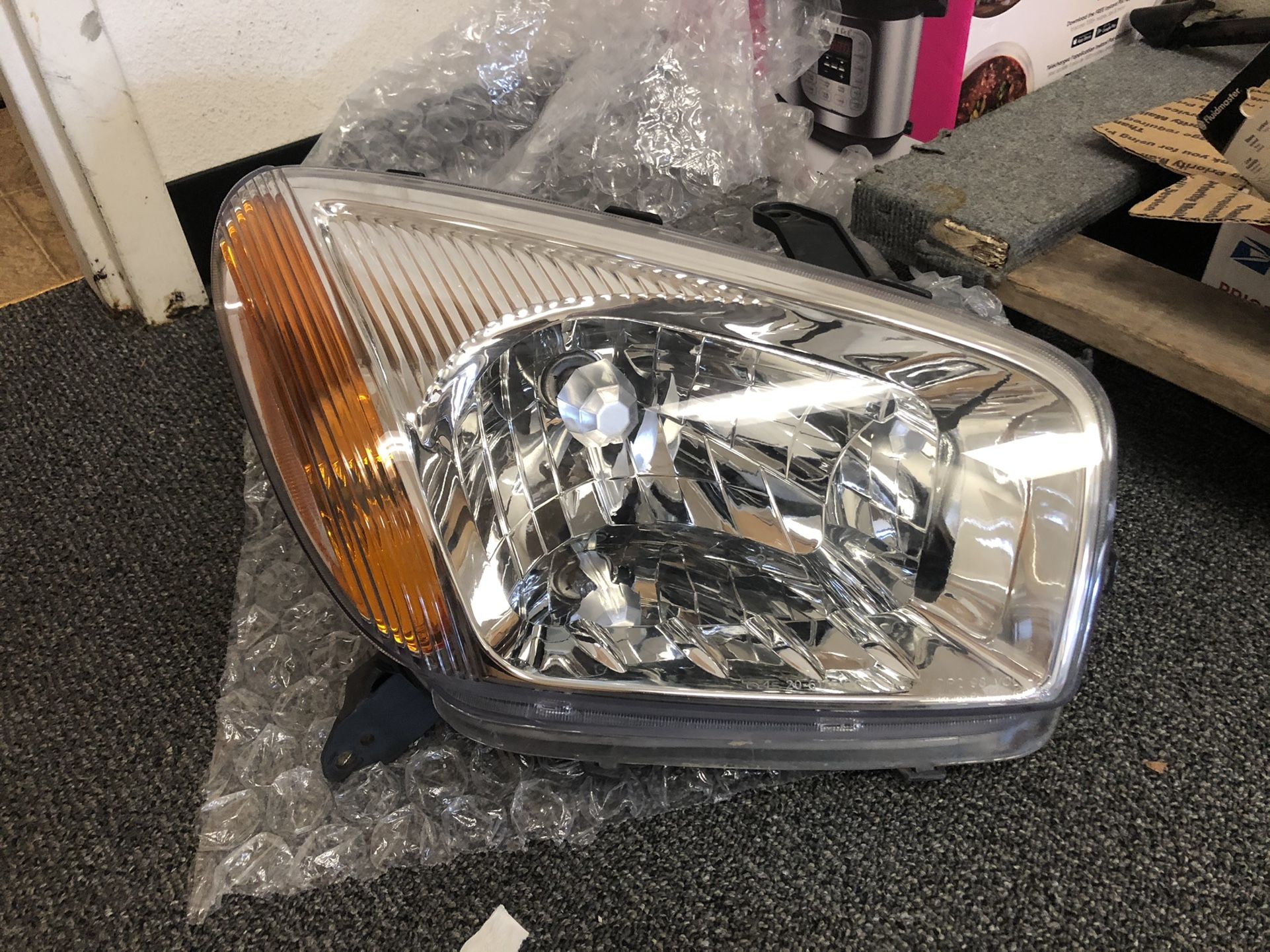 2001-2005 Head Light Toyota Rav4 