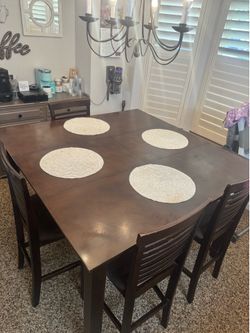 Dinning table
