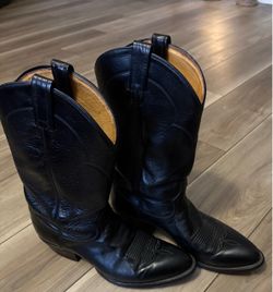 Tony Lama men’s black leather cowboy boots