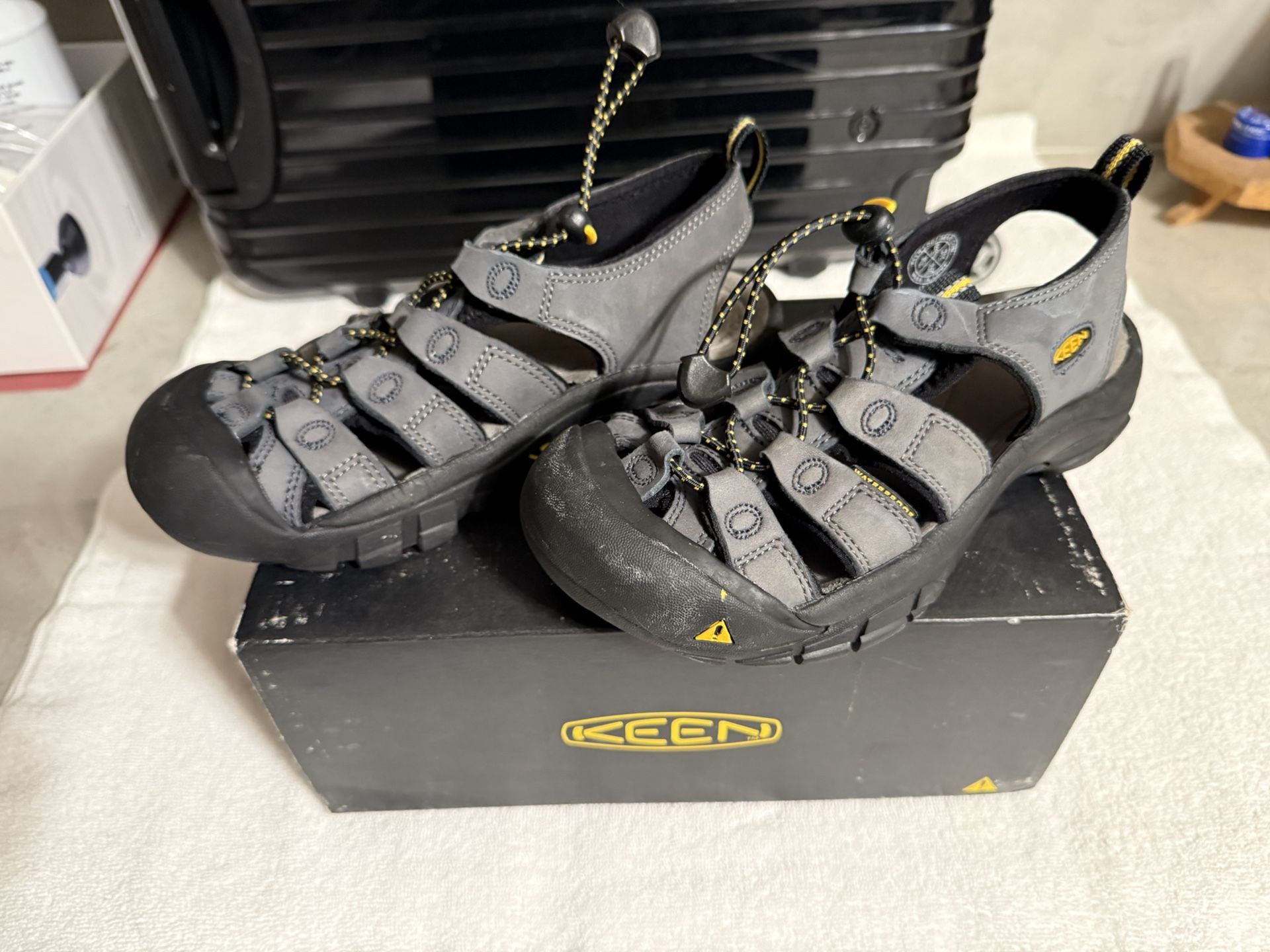 Keen Newport Midnight Trailhead