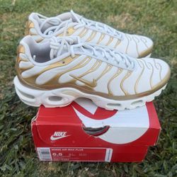 Nike Air Max Plus Women's Shoes White Metallic Gold Shoes Sneaker size 6.5