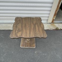 Vintage End Table 15.00
