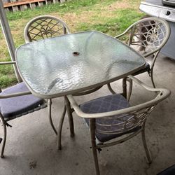 Patio Table w/umbrella & 4 Chairs