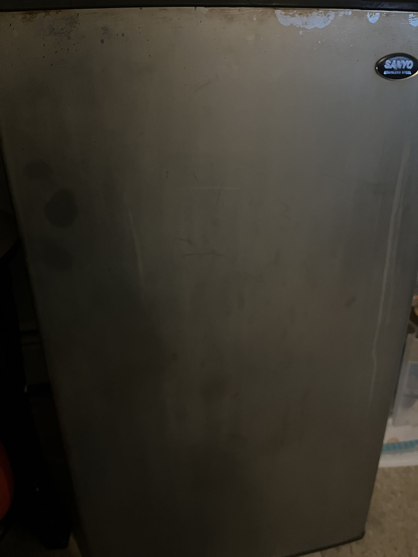 Mini fridge