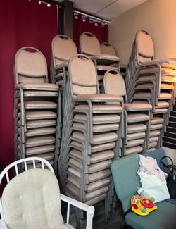 22 chairs left in ok Conditions ATASCOSITA TX BY FM1960 and woodlands hills