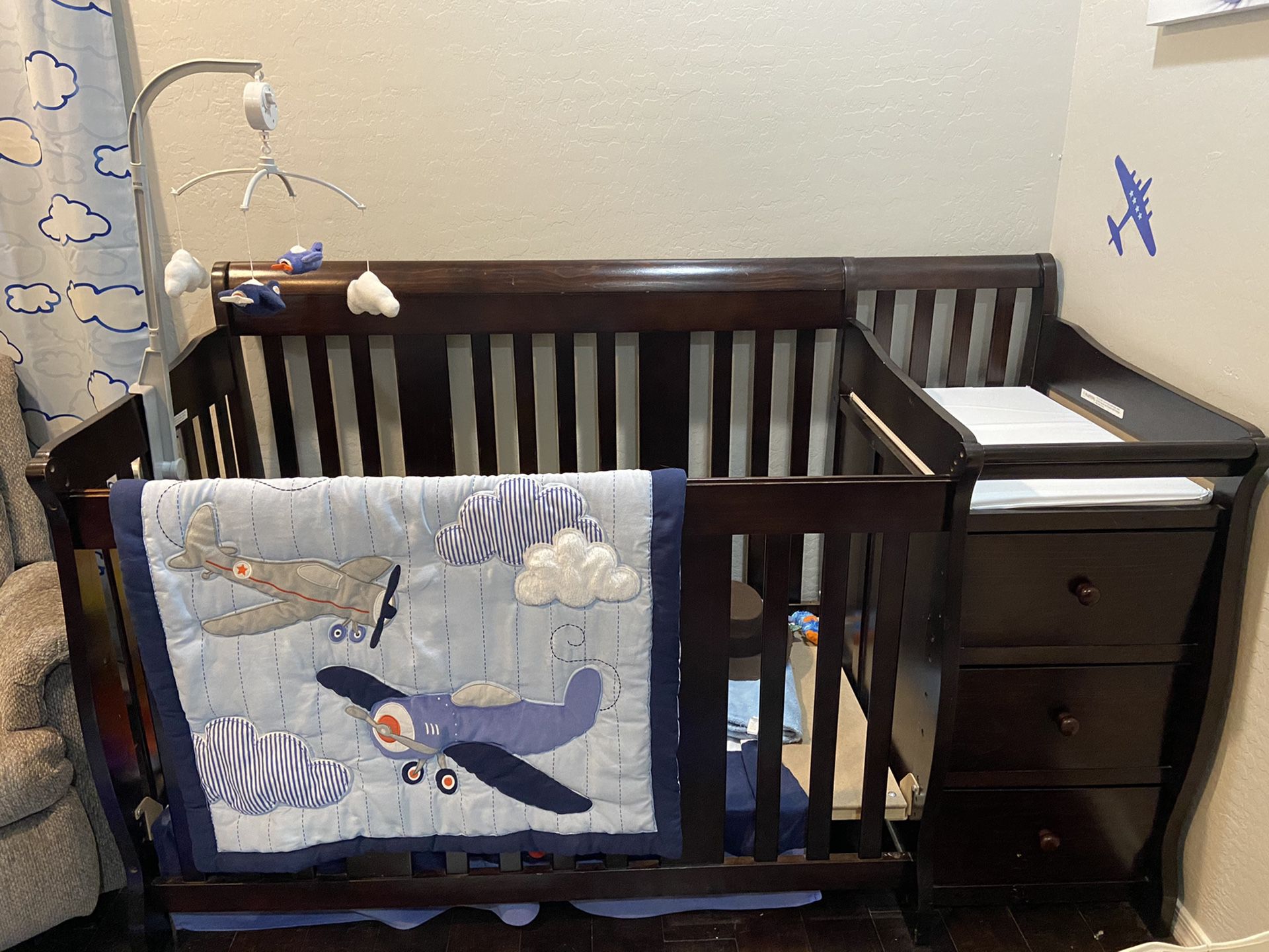 Infant to Toddler Crib & changing table