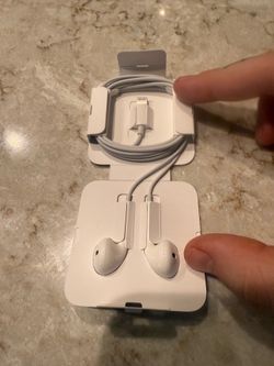 Apple Lightning Cable Wired Headphones NEW