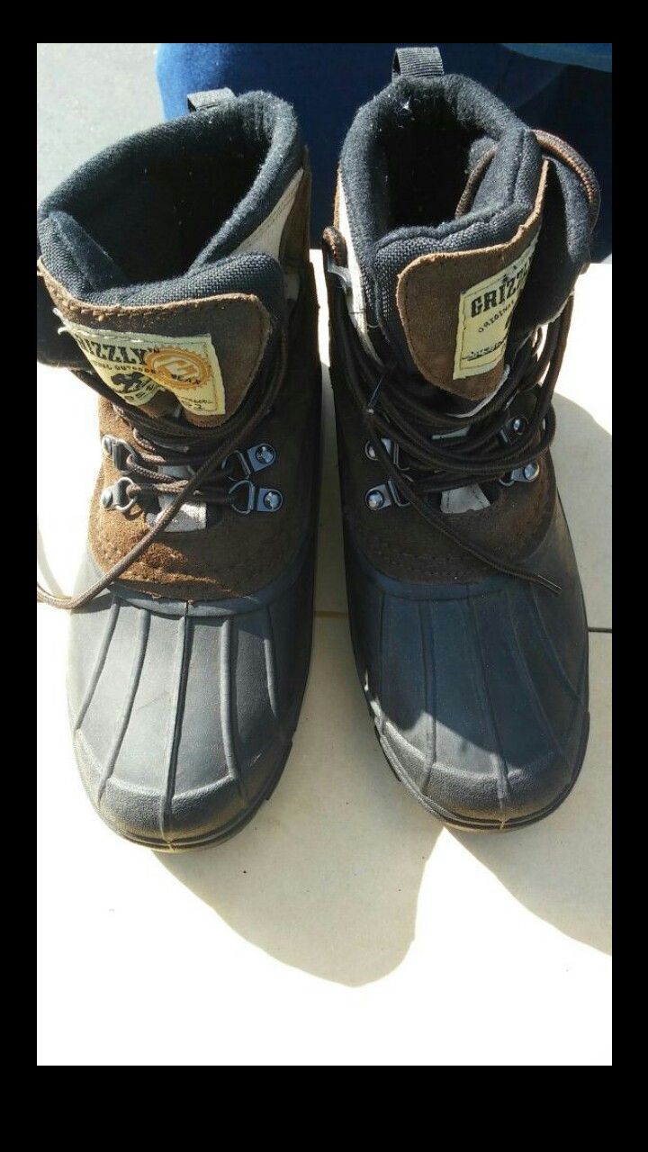 Grizzly Snow Boot Kids Size 5