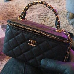 Chanel (box) purse