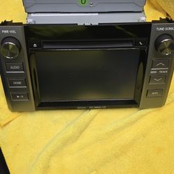 Toyota Tundra Stereo (2015)