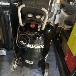 1.7 HP, 200 PSI, 30 Gal., 5.1 SCFM 90 PSI, Single-Stage, Oil Free Portable Vertical Electric Air Compressor