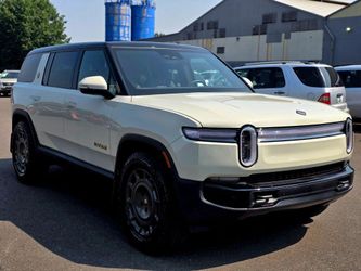 2025 Rivian R1S