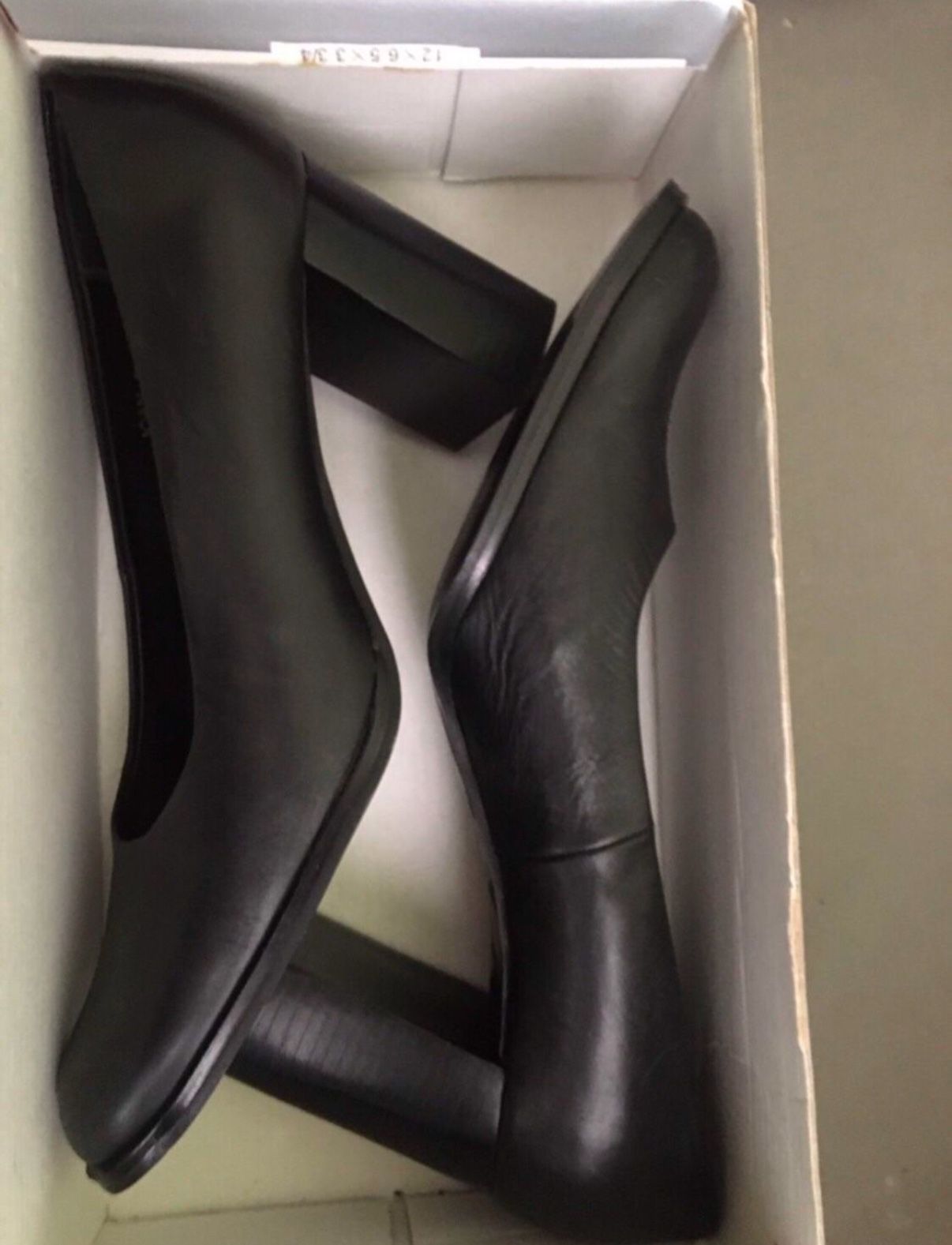 Ladies‘ New, Black, Leather Dress Shoes In Size 8.5