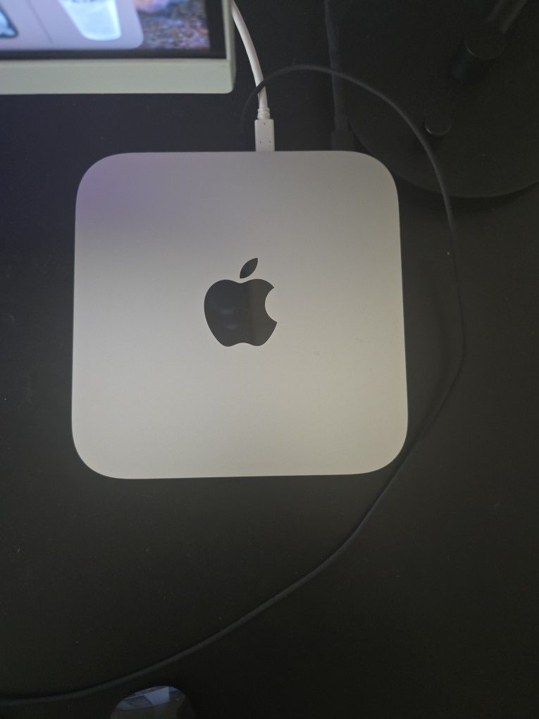 Apple M2 Mac Mini 8G Ram 500GB storage