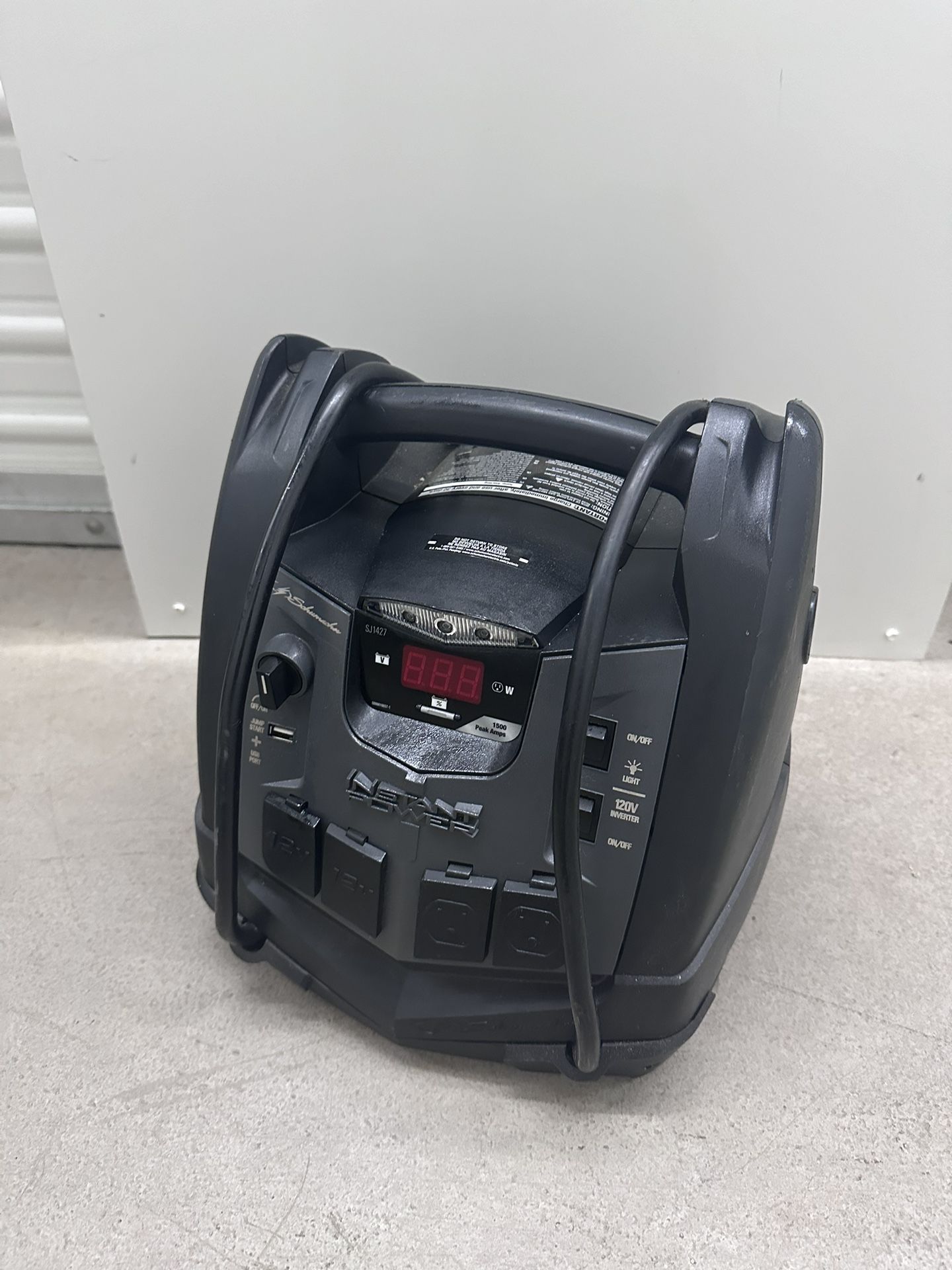 Battery Jump Start, Milwaukee Service Backpack