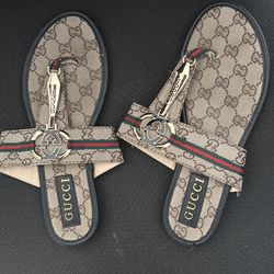 Used Gucci slides