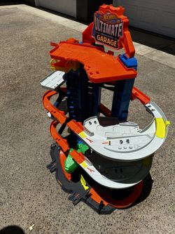 Hot Wheels Parking Garage Track