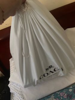 Hermosa bolsa coach por $300