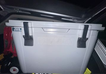 Magellan Ice Chest