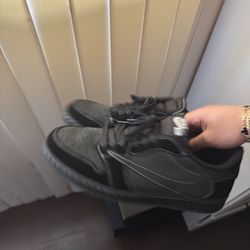 Jordan 1 Low Travis Scott Black Phantoms