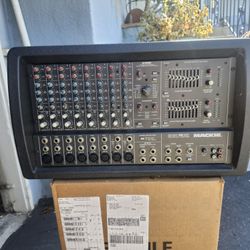 Mackie 808s