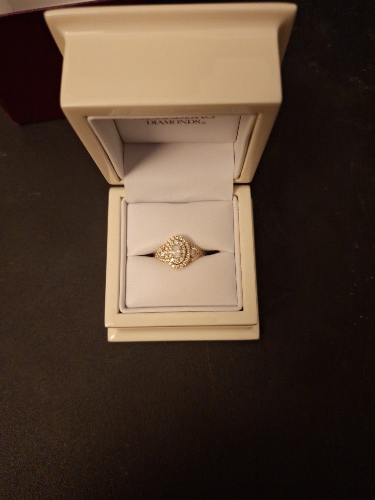 14K Rose Gold Limited Edition Helzberg Diamonds Wedding Ring