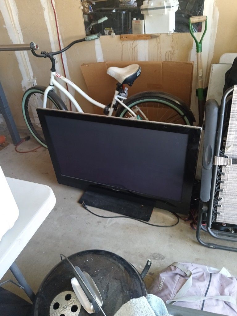 42" Pioneer Plasma TV